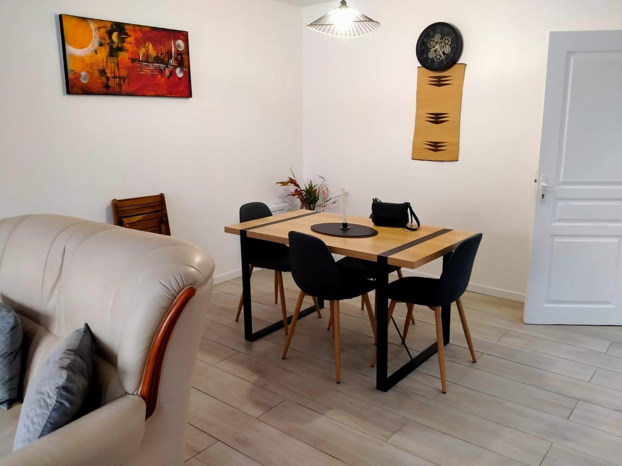 בורז'ה Appart Maison De Ville מראה חיצוני תמונה